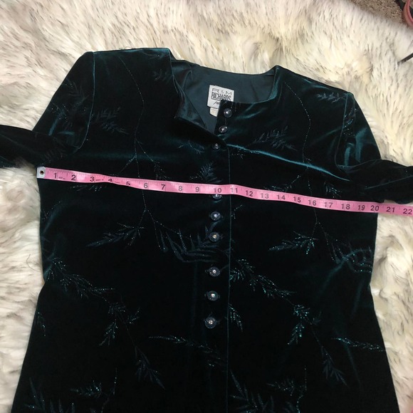 Vintage R&M Richards Petite Dark Green Long Sleeve Velour Holiday Cardigan - Picture 6 of 13